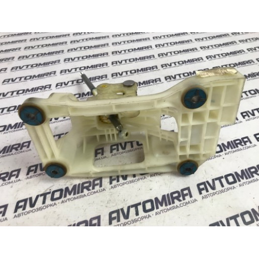 Куліса кпп Hyundai i30 1.6 CRDI 2007-2012 437201M000